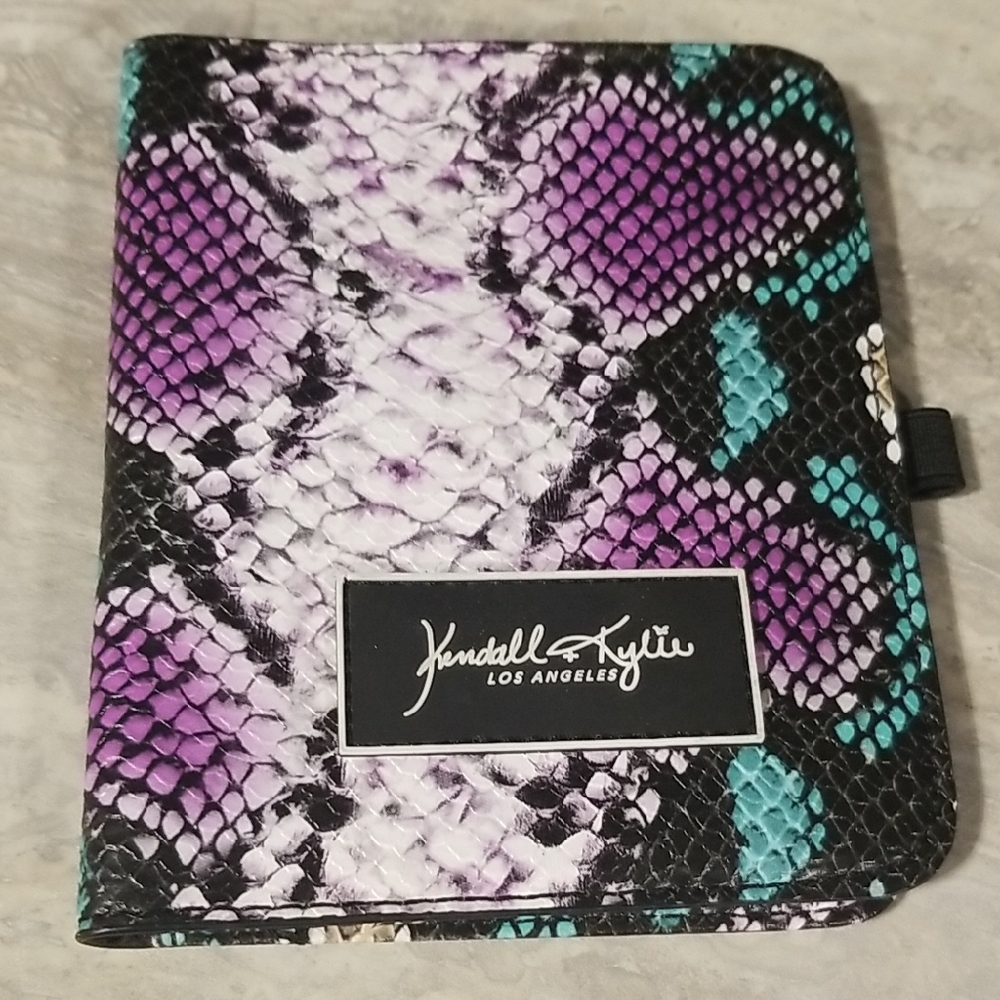 Kendall & Kylie Passport Holder